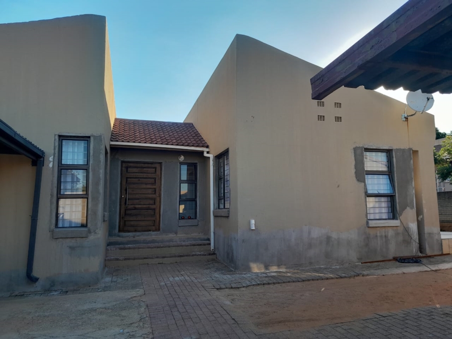 3 Bedroom Property for Sale in Geelhoutpark North West